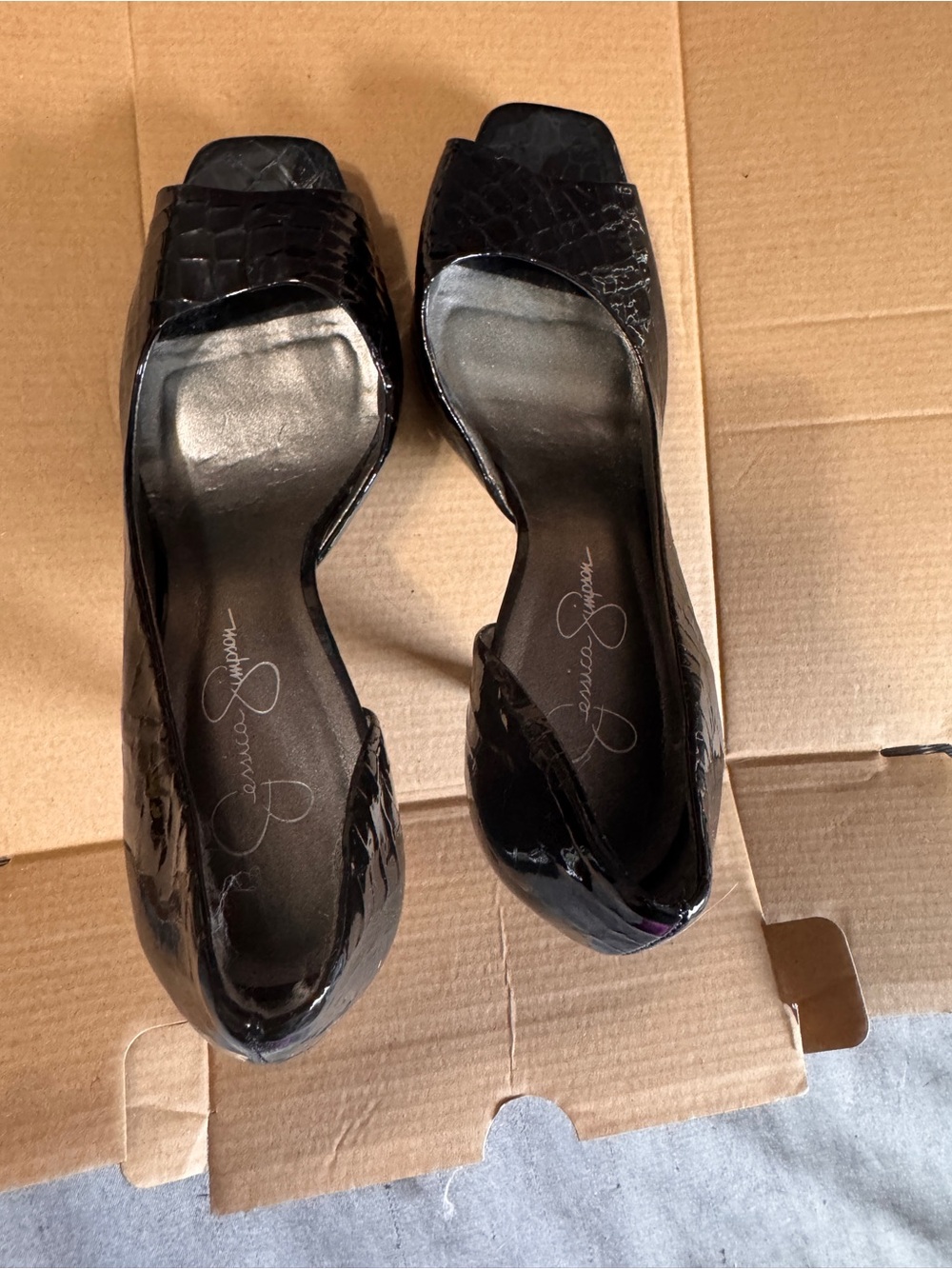 Jessica Simpson Black Patent Croc-Textured Open-Toe Flats